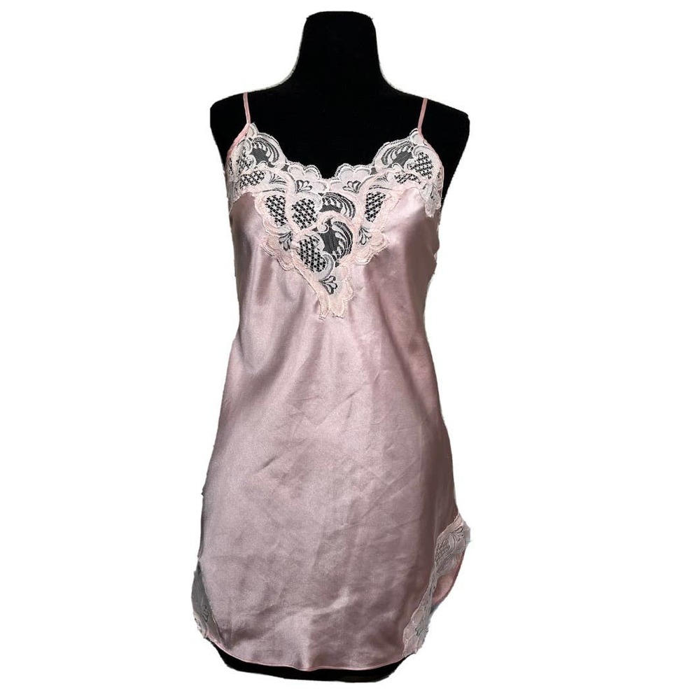Vintage 80’s Victoria’s Secret Slip Nightgown Gold Label Pink Lace Size XS